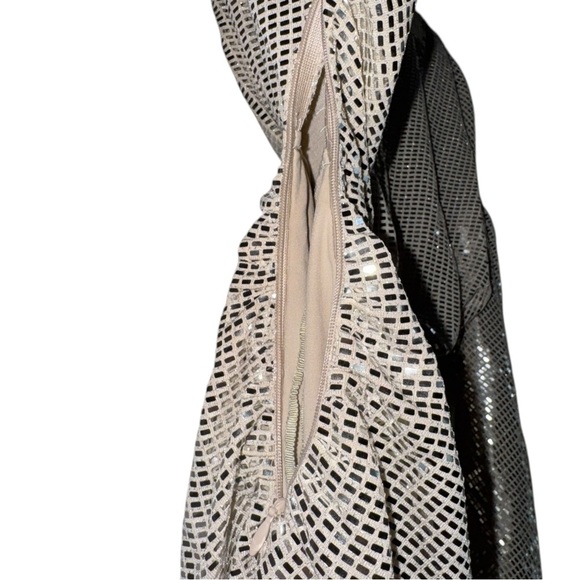 Line & Dot glow up mini sequined dress - Picture 6 of 8